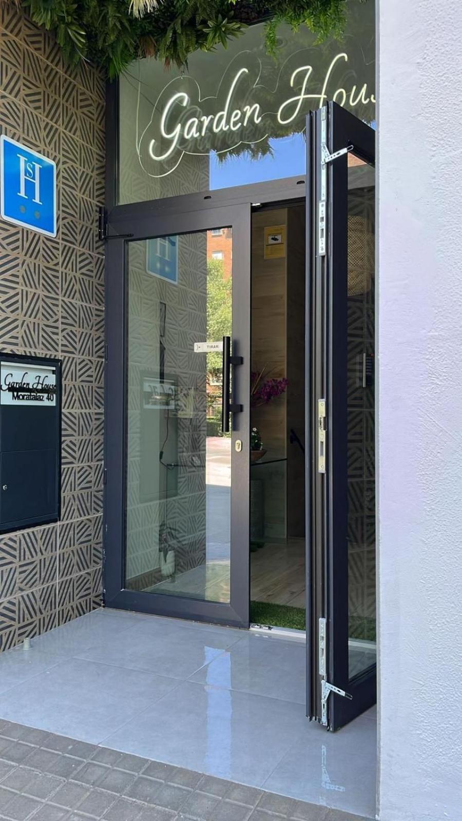 Hotel Garden House Madryt Zewnętrze zdjęcie